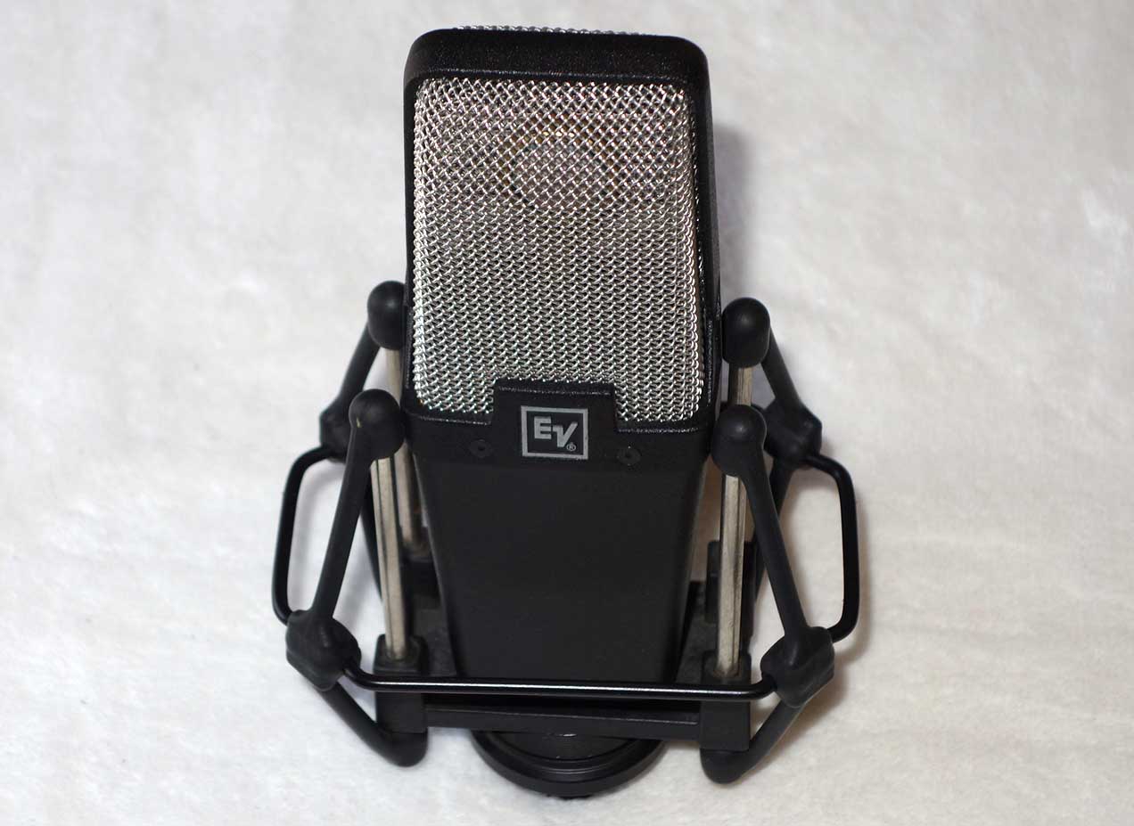 VINTAGE Electro Voice RE1000 Cardioid Condenser Microphone, w/stand mount, Shock Mount, and Original Case
