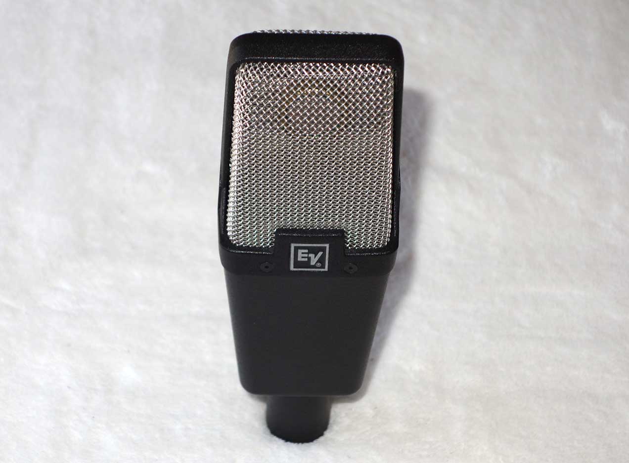 VINTAGE Electro Voice RE1000 Cardioid Condenser Microphone, w/stand mount, Shock Mount, and Original Case